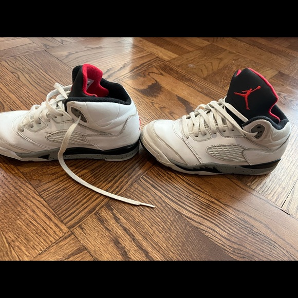 My sons Jordan’s . Somehow he went from a 2 to 4 overnight . ( sold out ) - Picture 2 of 4